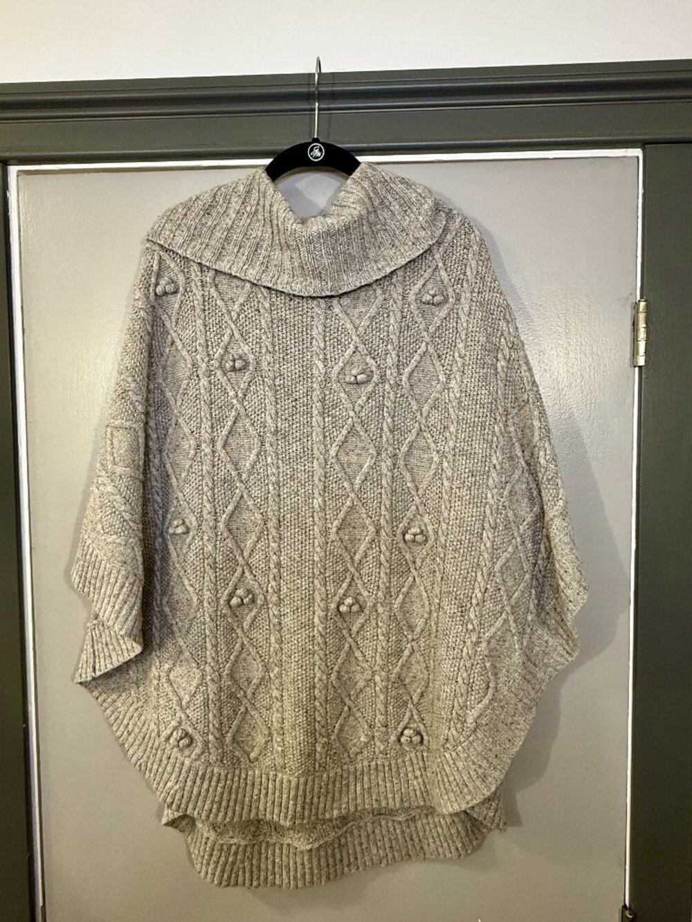 Talbots Woman Cable Knit Poncho Sweater Size X Cowl Neck Bobble Gray